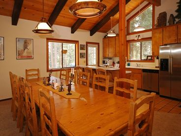 Huge dining table that easily accomdates 12 hungry guests or a crowd for games!