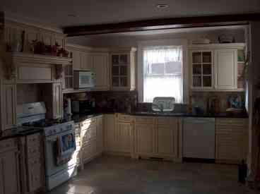 Fully equipped newly renovated kitchen.