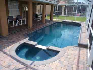 Pool, spa & covered Lanai