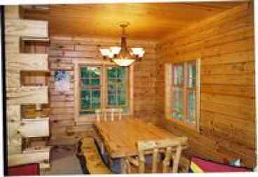 Luxury Log Cabin in 20 acres near Manistee River: Lost Oak Lodge