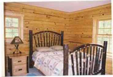 Luxury Log Cabin in 20 acres near Manistee River: Lost Oak Lodge