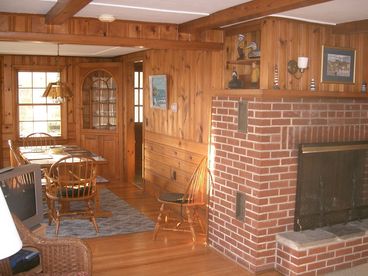 lookin ginto dining room