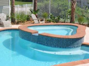 Nine person hot tub