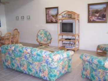 Immaculate Home- August 3- 8th Rent 4 nights and get 5th free