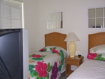 Immaculate Home- August 3- 8th Rent 4 nights and get 5th free