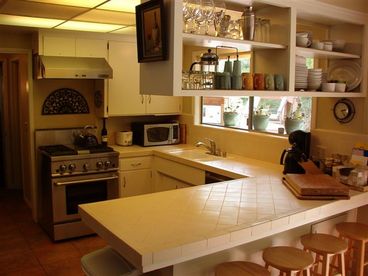 Clean, fully equipped kitchen