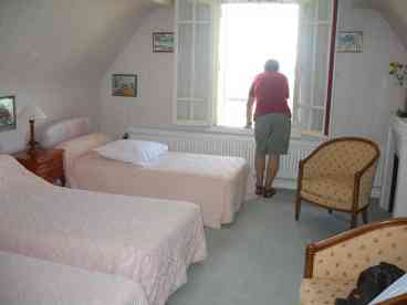 twin bedroom with views overlooking the loire river