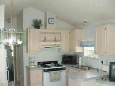 Full Kitchen-$295 week
