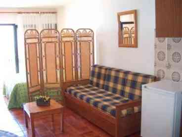 inside 2 (from kitchen corner)