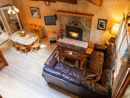 Three Bears Lodge cabins near Mt Rainier 