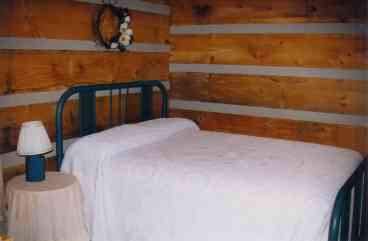 Queen Bed Townsend Cabin Rental