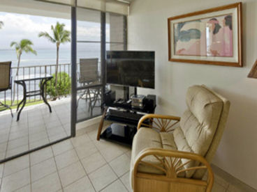 Affordable Maui Direct OCEANFRONT Deluxe Condo - Right on the water