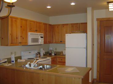 Full Size Kitchen, cook in or eat out in River Run Village