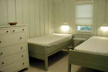 Twin bedroom