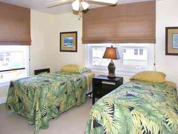 Guest Bedroom (B)