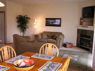 Breakfast nook and living area.
Large second livingroom on 2nd story.