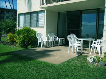 Double Lanai, largest in complex.  Seats 6 not 4. See the Whales out in the bay.  180-degree views.