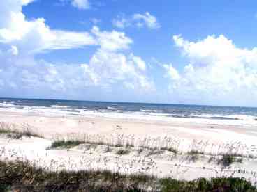 Fantastic OCEAN View from the Upstairs Loft. Deep Beach. Powder White Sand. No Cars.  No Condos. GREAT SURFING. Rentals at end of block. Walking distance to great Restaurants, Live Music and Swimming Pool. It just does nto get any better than this!