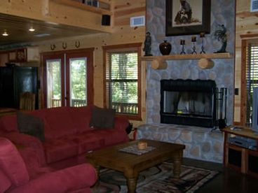 The Cowboy is �Cooly Handsome� on 2 floors, 3 bedrooms with 2 bathrooms

1st bedroom: King bedroom downstairs � �Katie Scarlett O\\\\\\\\\\\\\\\\\\\\\\\\\\\\\\\\\\\\\\\\\\\\\\\\\\\\\\\\\\\\\\\\\\\\\\\\\\\\\\\\\\\\\\\\\\\\\\\\\\\\\\\\\\\\\\\\\\\\\\\\\\\\\\\\\\\\\\\\\\\\\\\\\\\\\\\\\\\\\\\\\\\\\\\\\\\\\\\\\\\\\\\\\\\\\\\\\\\\\\\\\\\\\\\\\\\\\\\\\\\\\\\\\\\\\\\\\\\\\\\\\\\\\\\\\\\\\\\'Hara� a charming Southern Belle�s bedroom, includes full bath with Jacuzzi tub. TV combo 
2nd bedroom: King bedroom Upstairs � �Rhett Butler�, Yes: warm in d�cor�TV combo 
3rd bedroom: Queen Bedroom plus four oversized pillow top Twin beds. (2 sets of bunks) TV combo 
The Cowboy can accommodate 10 people comfortably. 
