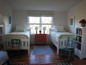 Upstairs Guest Bedroom 1