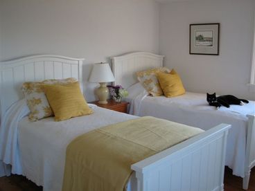 Upstairs Guest Bedroom 2