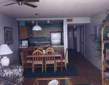 Dining/kitchen