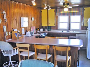 Vacation Rental - A Beach Escape - Topsail,NC SCREENED Porch, Deck Shower