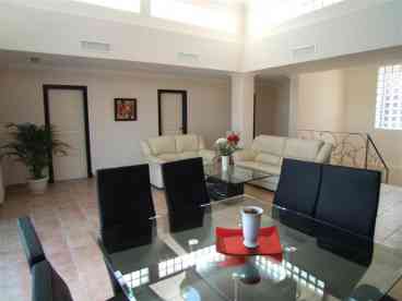 Luminous and stylish great room