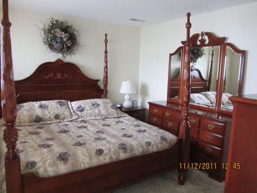King size master bed
