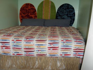 Bunk room has double bed and dresser!