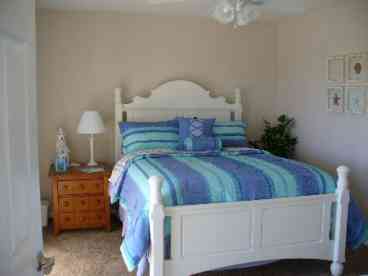Queen Bedroom