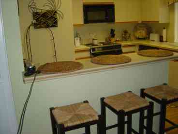 Eating Bar with bar stools.