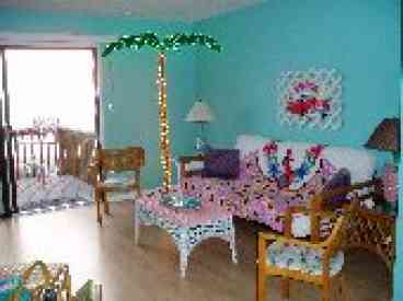 Oceanfront livingroom with futon with memory mattress and another single sleeper