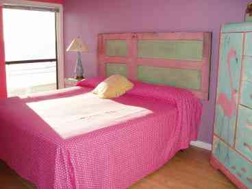 Upstairs King Bedroom - oceanfront
Watch the sunrise from your bed