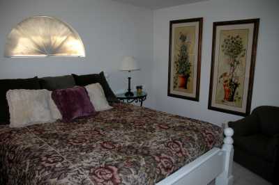 2nd bedroom also providing a king size bed and seperate bath