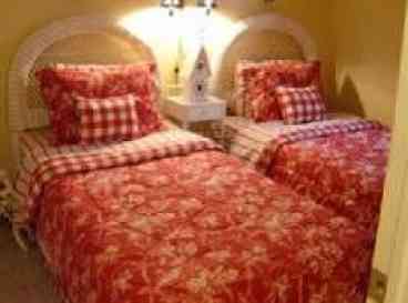 Second bedroom with 2 single beds