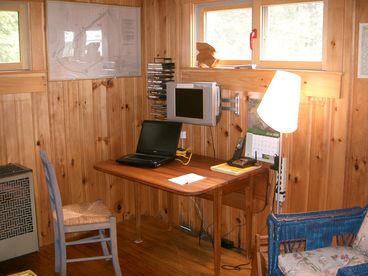 The Dow Road Waterfront Cottage