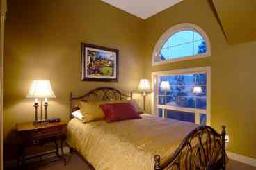 Queen Bedroom
