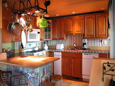 Large Spanish kitchen for more than one chef , 