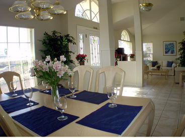 Open plan dining and lounge area