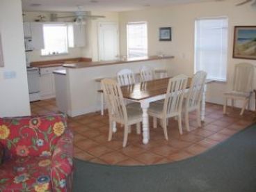 Dining area / Kitchen (1st Floor)