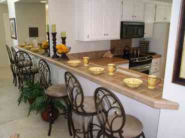 Retreat at The Lakes Country Club-Luxury Palm Desert Home on Golf Course