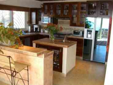 GOURMET KITCHEN