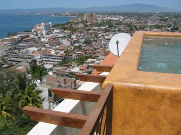 ROOF TOP POOL