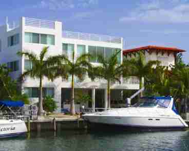 Rear house/boat dock