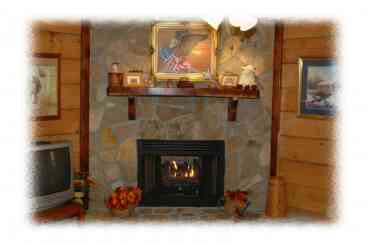 Cozy Greatroom with Gas-log Fireplace!