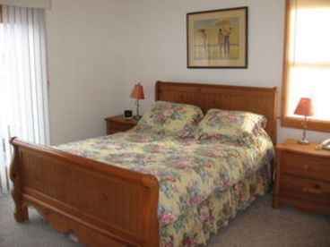 Queen Bedroom