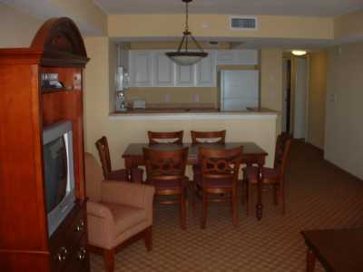 Dining & Kitchen