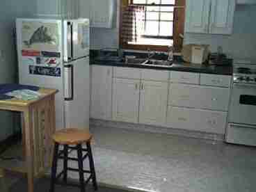 1 BR Chickadee kitchen