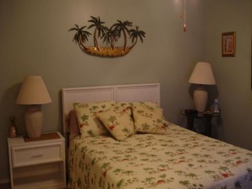 116A - The master bedroom has a queen bed and it\'s own private bathroom